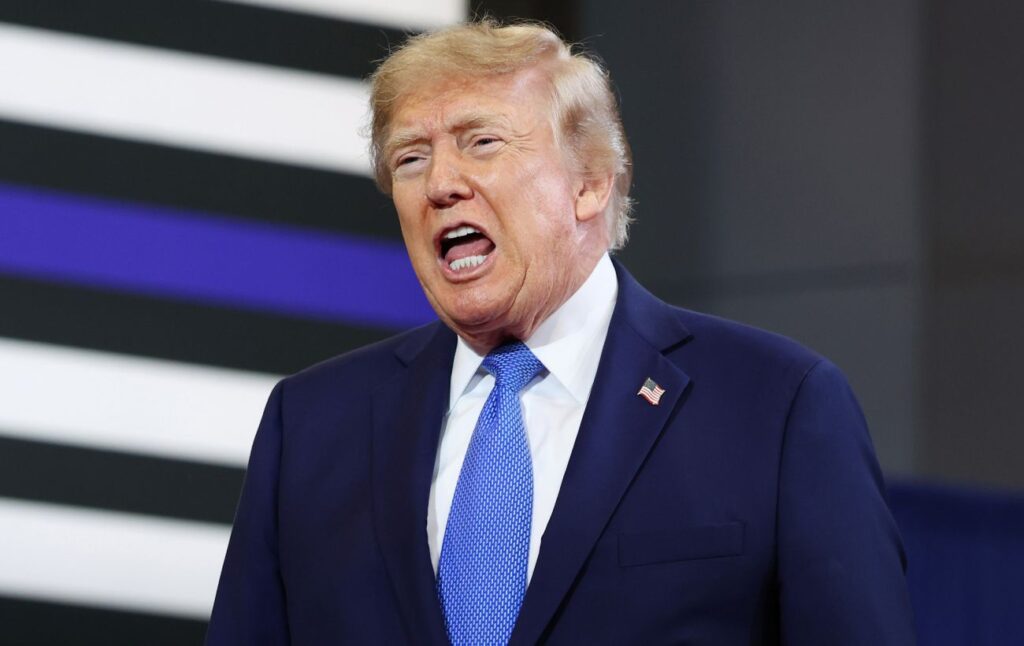 Трамп пообещал России помощь из-за легочной чумы в Иркутской области