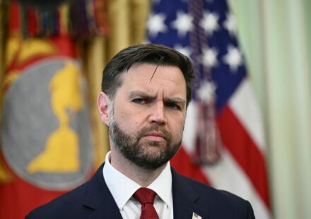 Вэнс поддержал Уиткоффа, который назвал Путина "гуманистом"