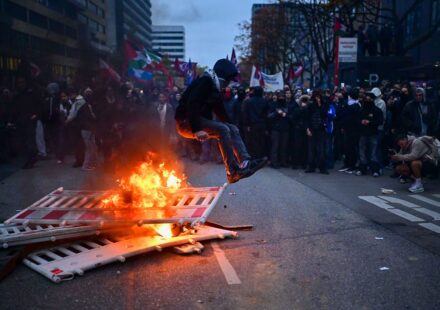 Зумеры против Мерца: в Германии вспыхнули масштабные протесты (фото и видео)