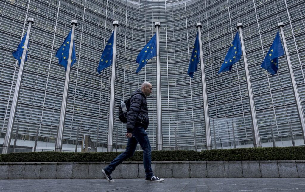 Послы ЕС уже завтра рассмотрят новый пакет санкций против России, - Reuters