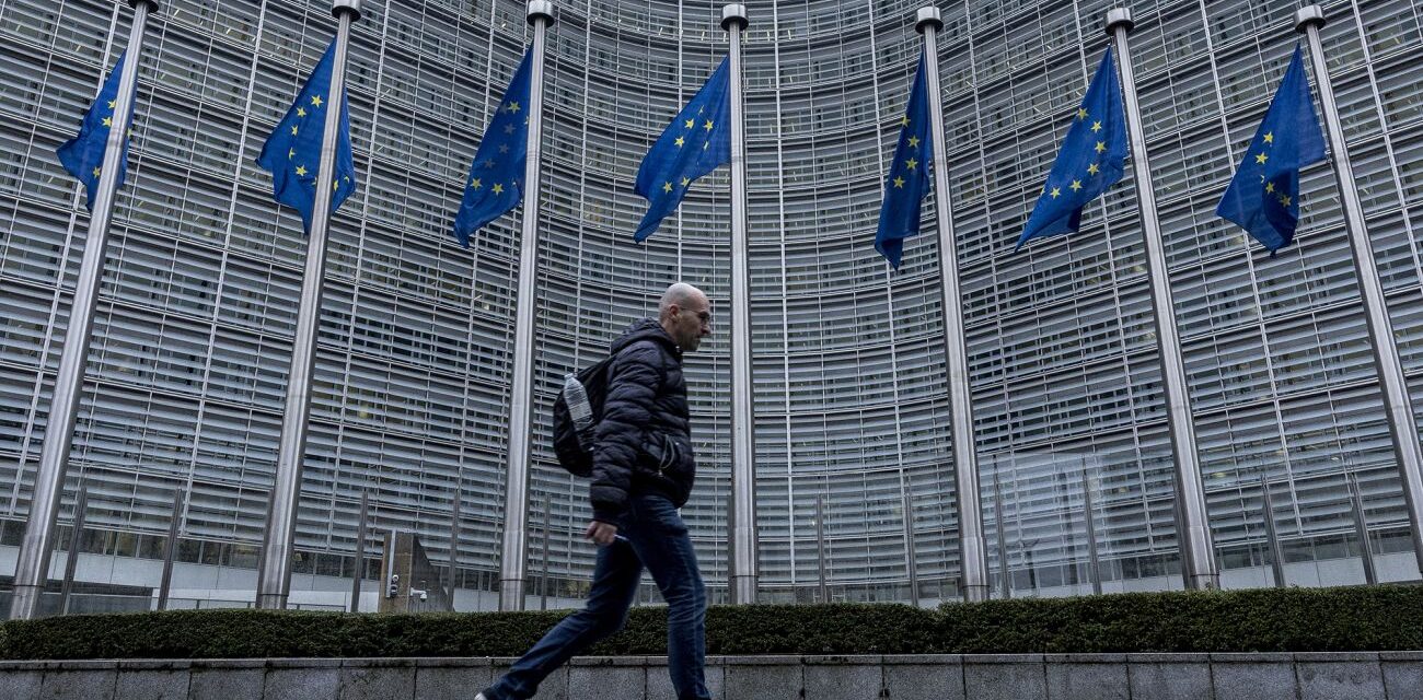 Послы ЕС уже завтра рассмотрят новый пакет санкций против России, - Reuters