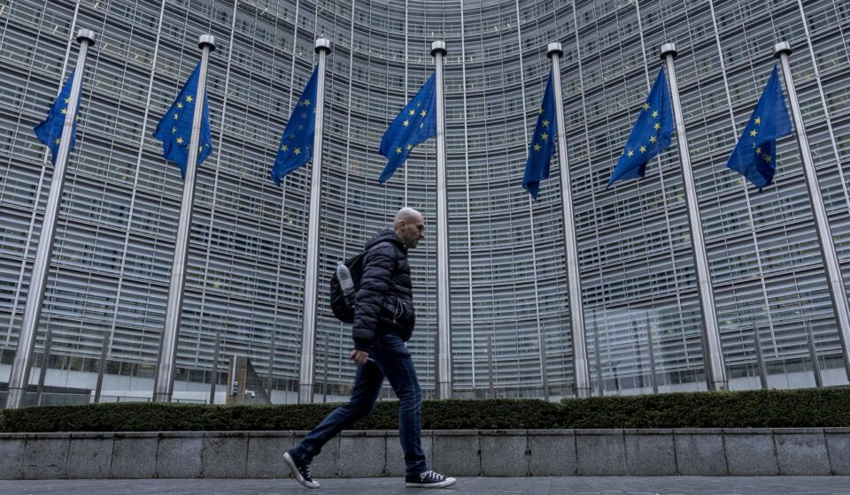 Послы ЕС уже завтра рассмотрят новый пакет санкций против России, - Reuters
