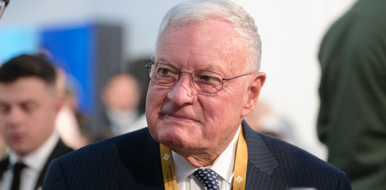 "Вы атакуете правильно": Келлог поддержал удары Украины по российским НПЗ