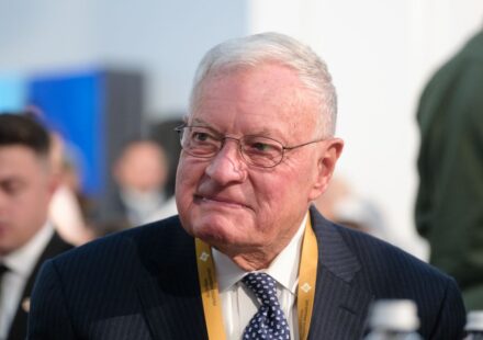 "Вы атакуете правильно": Келлог поддержал удары Украины по российским НПЗ