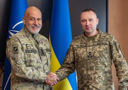 Военный комитет НАТО впервые за 8 лет прибыл в Киев
