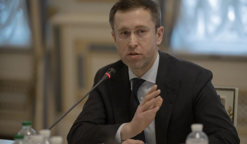 Корецкий призвал бизнес готовиться к худшему сценарию на фоне усиления атак РФ