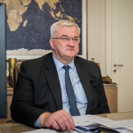 Пока Россия давит на Украину, серьезных переговоров не будет, - Сибига