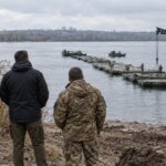 Понтоны в Киеве вместо мостов: помогут ли людям переправы и какие проблемы вероятны