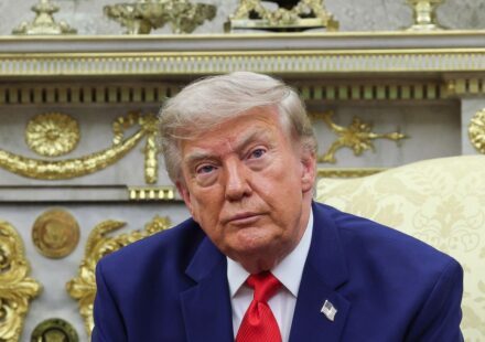 Трамп снова упрекнул Зеленского в "нежелании договариваться" и похвалил Путина