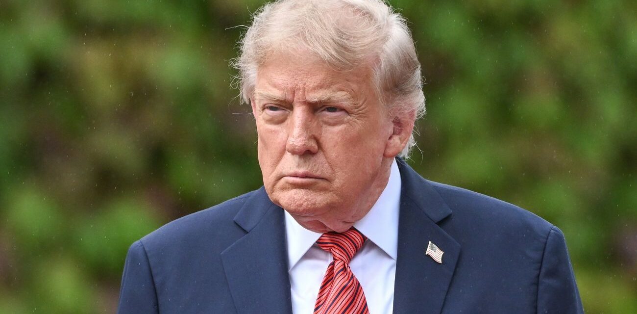 Трамп заявил, что Зеленский не хочет заканчивать войну и сознательно избивает по НПЗ РФ