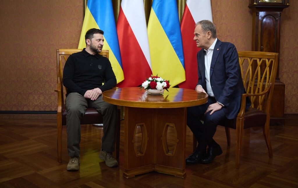 Польша приостановила передачу Украине пакета с оружием из-за нового скандала, - источник