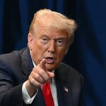 Трамп "взбешен" и может остановить обмен разведданными с Украиной, - СМИ