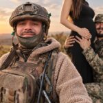 Военный Вицик станет отцом: блогер и защитник показал трогательные фото с женой