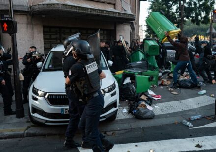 Во Франции во время протестов задержали более 1800 человек, митинги охватили соседнюю страну
