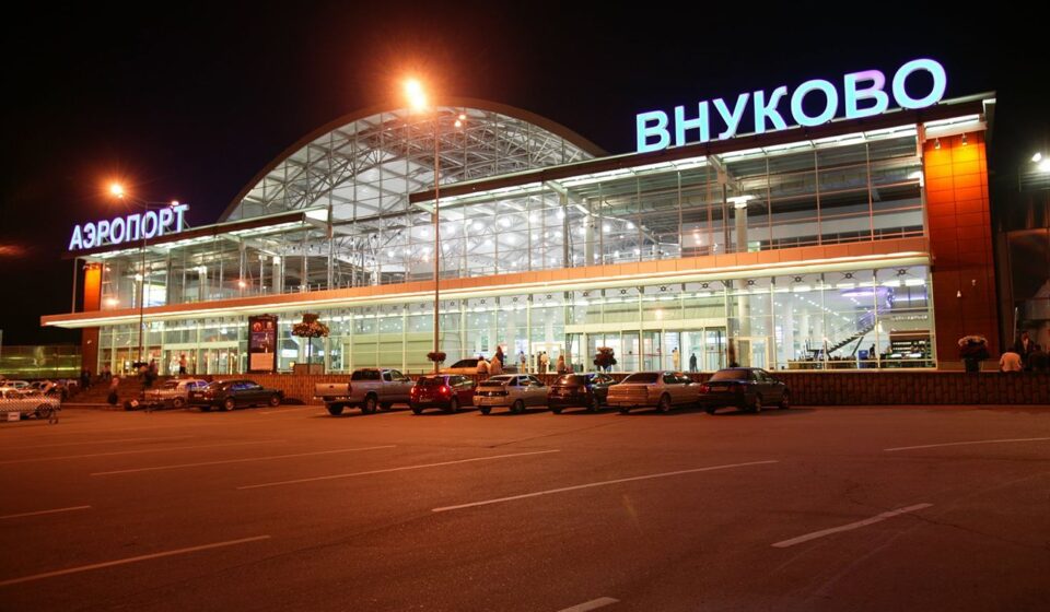 В Москве второй день не работают три главных аэропорта