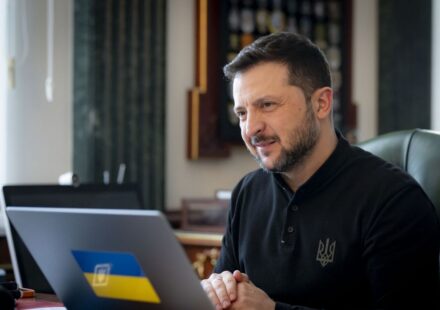 Зеленский ответил улыбкой на вопрос о роли "козла отпущения" для Трампа