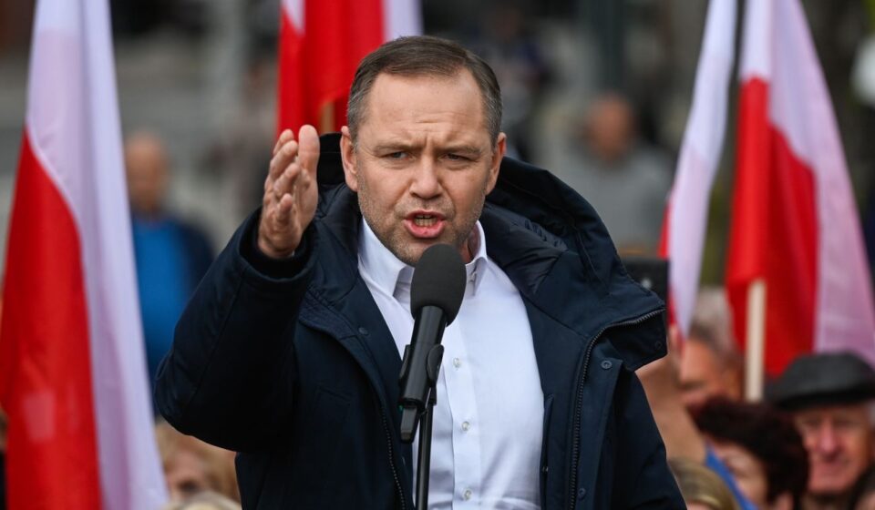 Президент Польши силой зашел в Конституционный трибунал, возле суда стычки