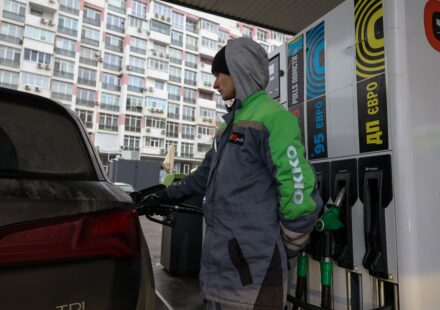 Цены на АЗС 12 октября: сколько стоит бензин, дизель и газ сегодня