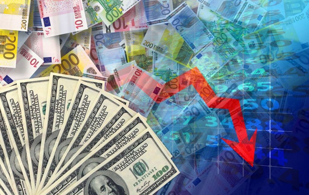 Доллар опустился ниже 44,90 грн: курс НБУ на 16 октября и как правильно распределить сбережения