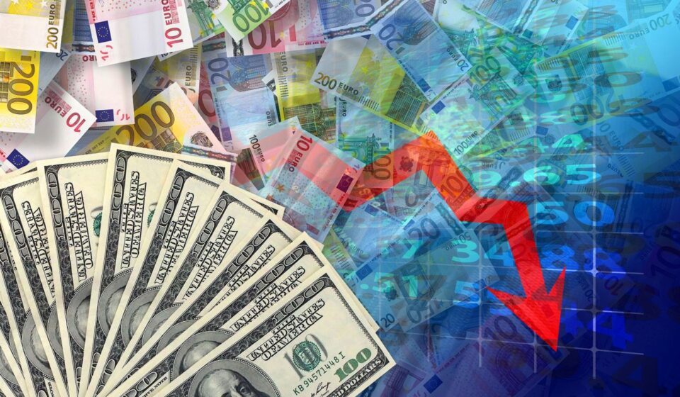 Доллар опустился ниже 44,90 грн: курс НБУ на 16 октября и как правильно распределить сбережения