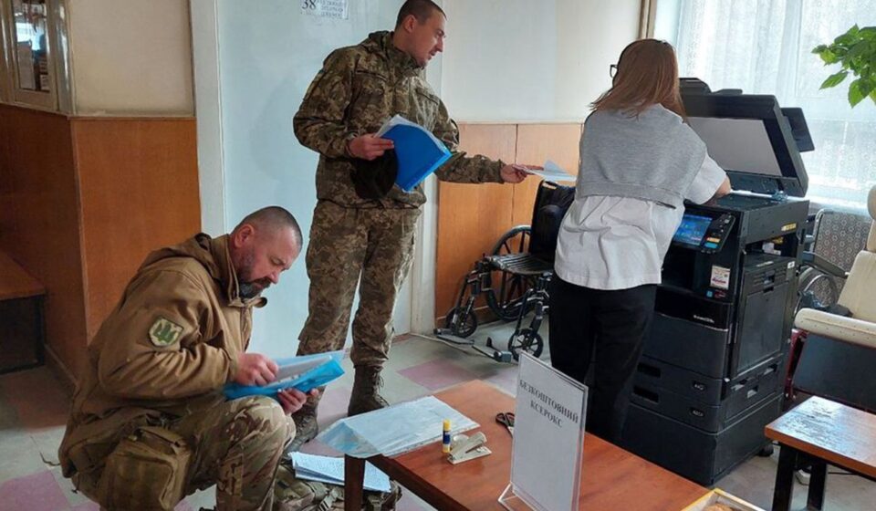 Непригодных не мобилизуют: ВСУ усиливают контроль за работой ВЛК при военкоматах