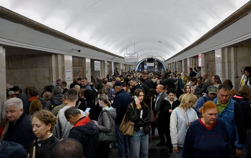 Придется ли платить за вход в метро Киева во время желтой тревоги: ответ метрополитена