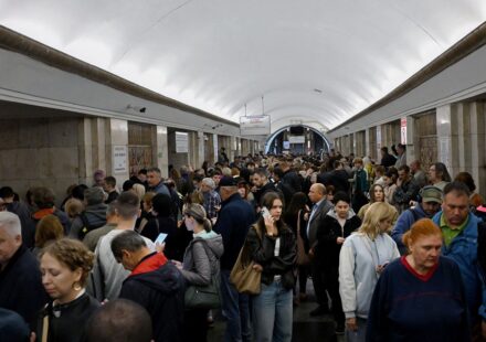 Придется ли платить за вход в метро Киева во время желтой тревоги: ответ метрополитена