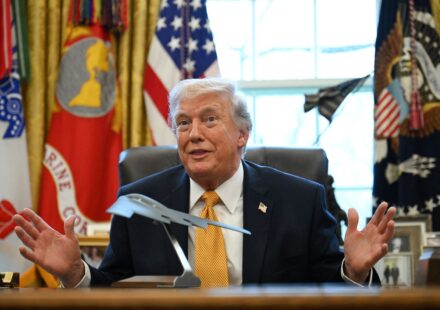 Трамп увидел "океан" с четырех сторон вокруг Крыма: "Я разбираюсь"