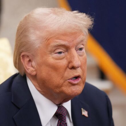 Трамп ответил, считает ли чуму в России биологическим оружием