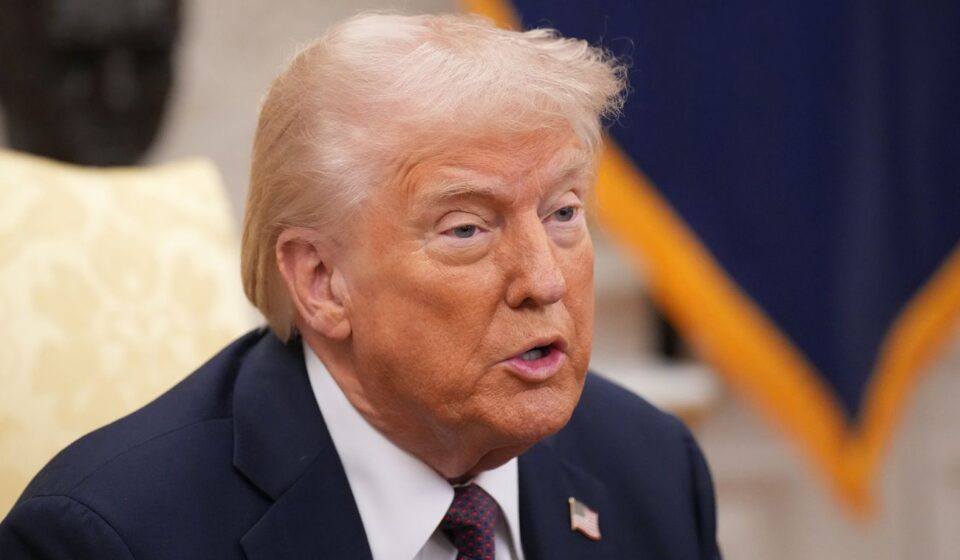 Трамп ответил, считает ли чуму в России биологическим оружием