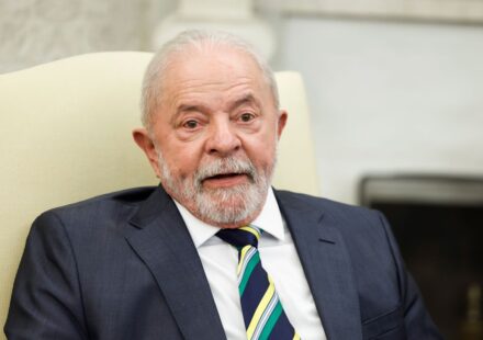 80-летний Лула в четвертый раз стал президентом Бразилии после поражения в первом туре